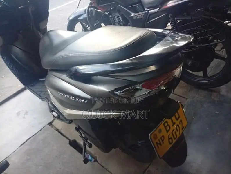Suzuki Burgman 2021