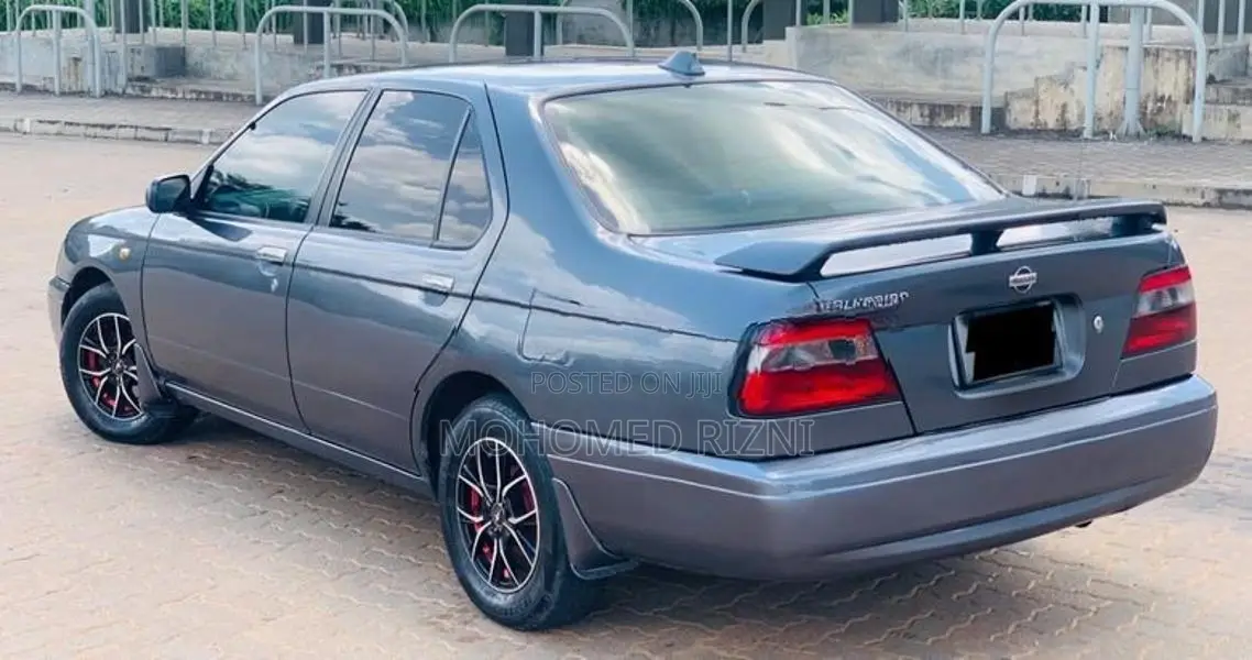 Nissan Bluebird 1999