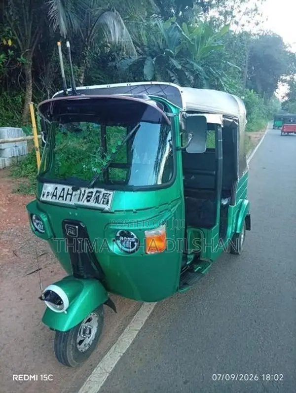 Bajaj RE 2013