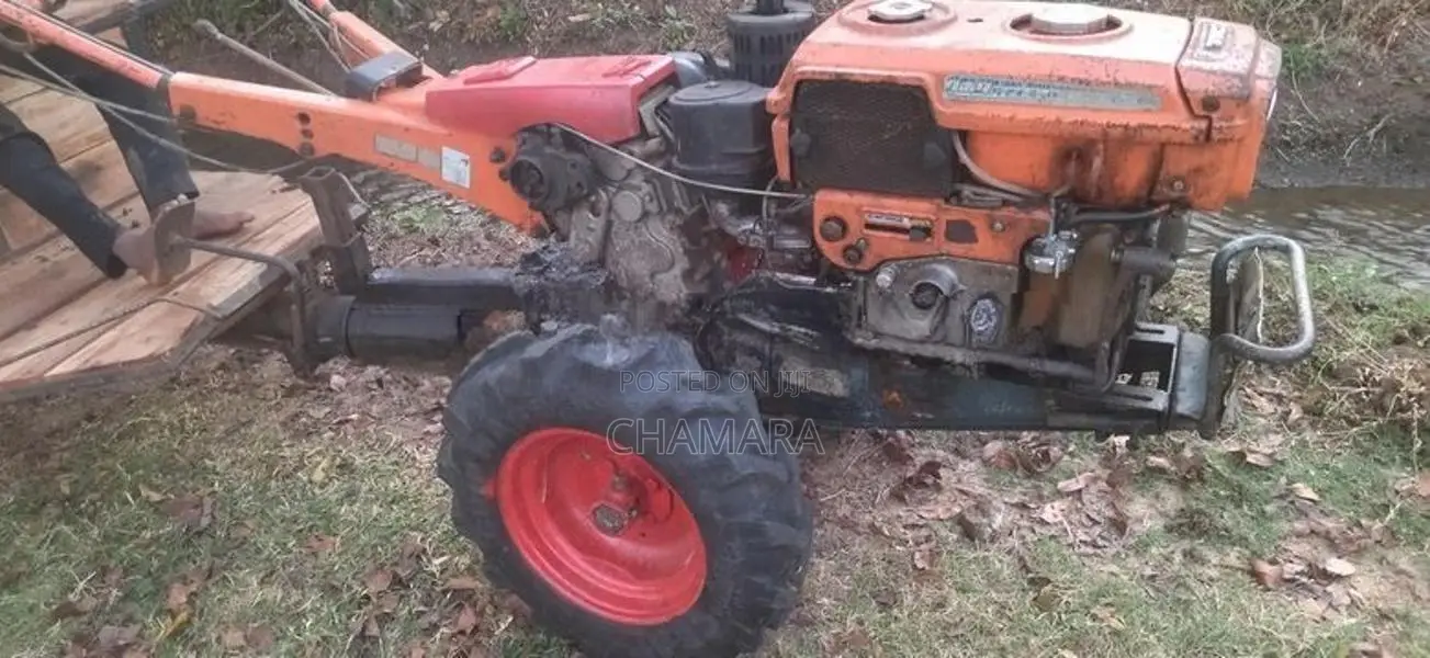 New Holland 2005