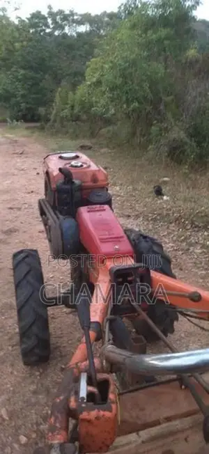 New Holland 2005