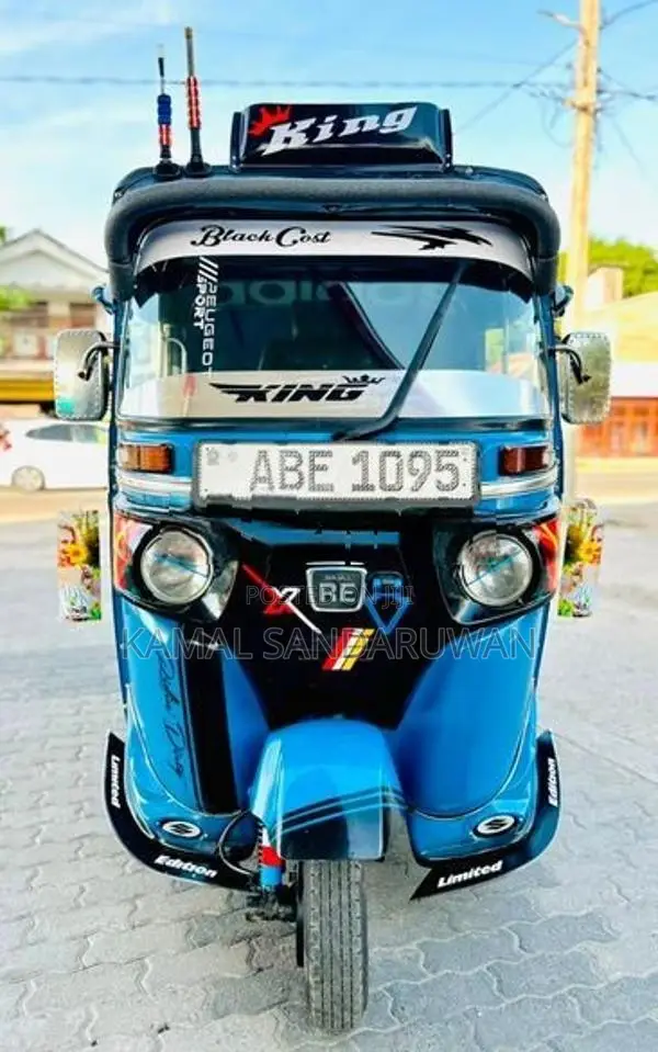 Bajaj RE 2016