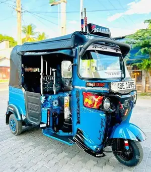 Bajaj RE 2016