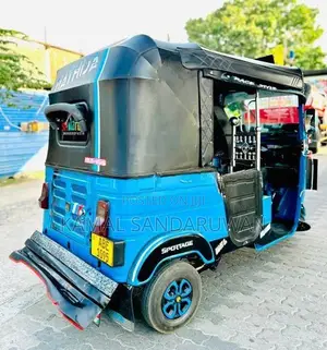 Bajaj RE 2016