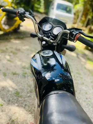 Bajaj CT100 2014
