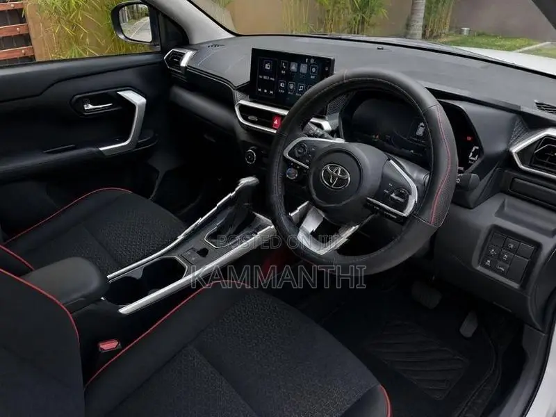 Toyota Raize Z Apple CarPlay 2025