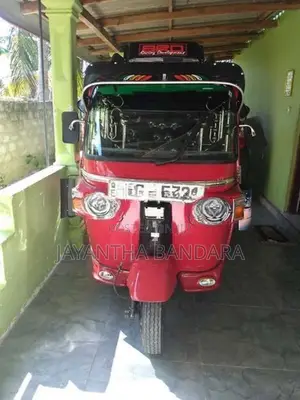Bajaj RE 2010
