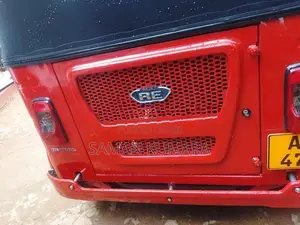 Bajaj RE 2025