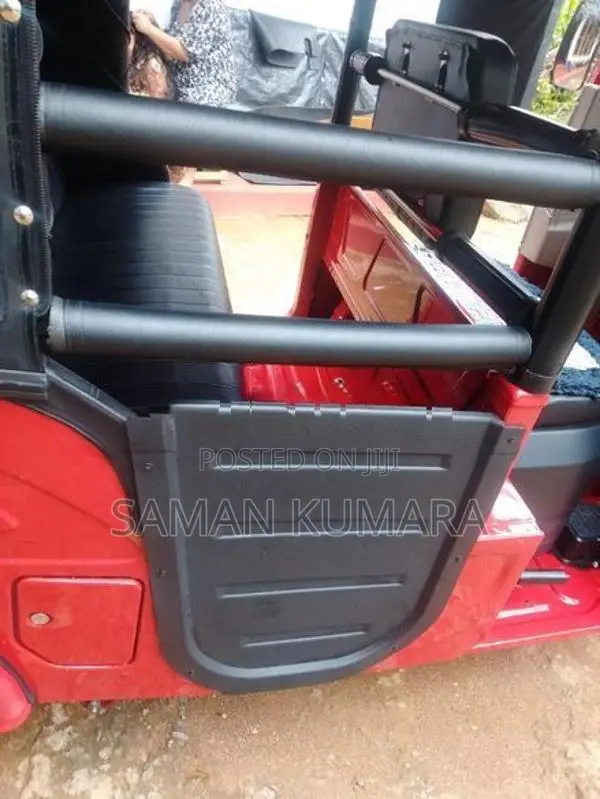 Bajaj RE 2025