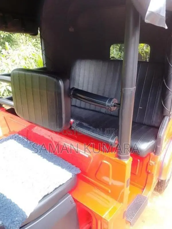Bajaj RE 2025