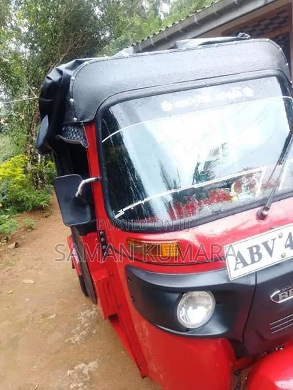 Bajaj RE 2025