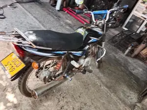 Bajaj CT100 2015