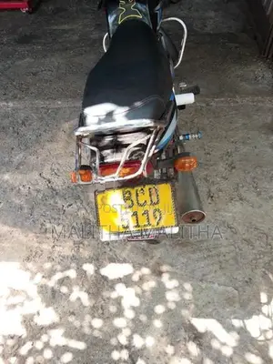 Bajaj CT100 2015