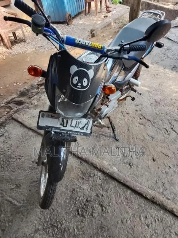 Bajaj CT100 2015