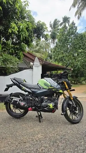 Hero Hunk 160R 4V 2025