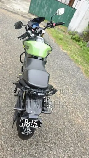 Hero Hunk 160R 4V 2025