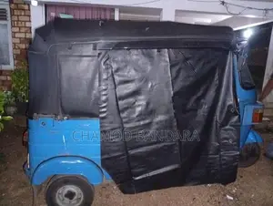 Bajaj RE 2016