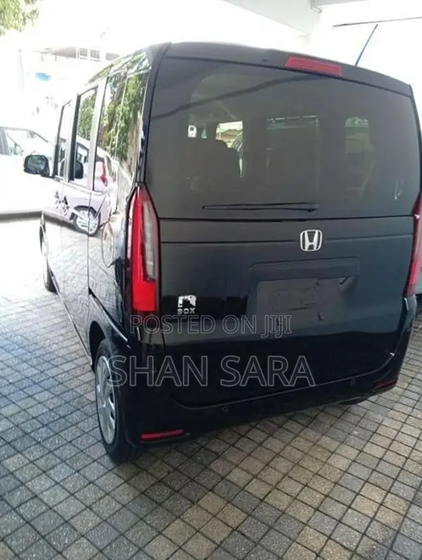 Honda N-Box G 2024