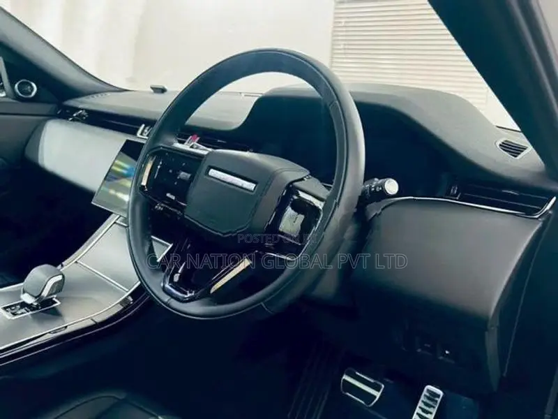 Land Rover Range Evoque Dynamic HSE P300e 2025