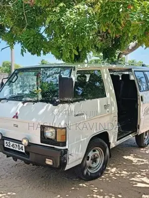 Mitsubishi Delica 52 6704 1989