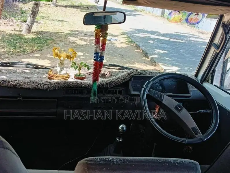 Mitsubishi Delica 52 6704 1989