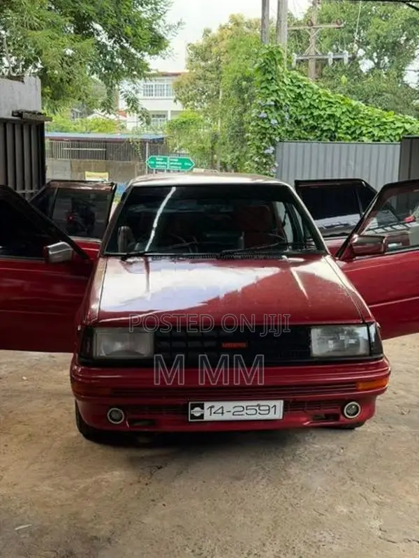 Nissan Sunny b11 1985