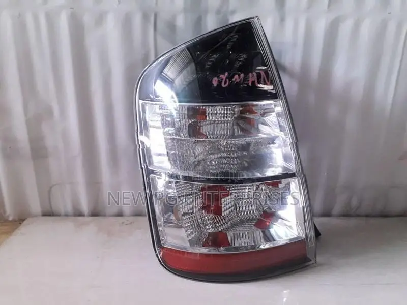 Toyota Prius NHW20 Tail Light LHS