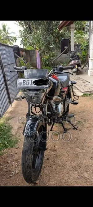 Bajaj V15 2016