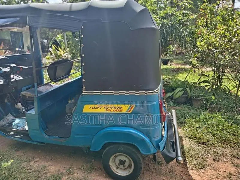 Bajaj RE 2014