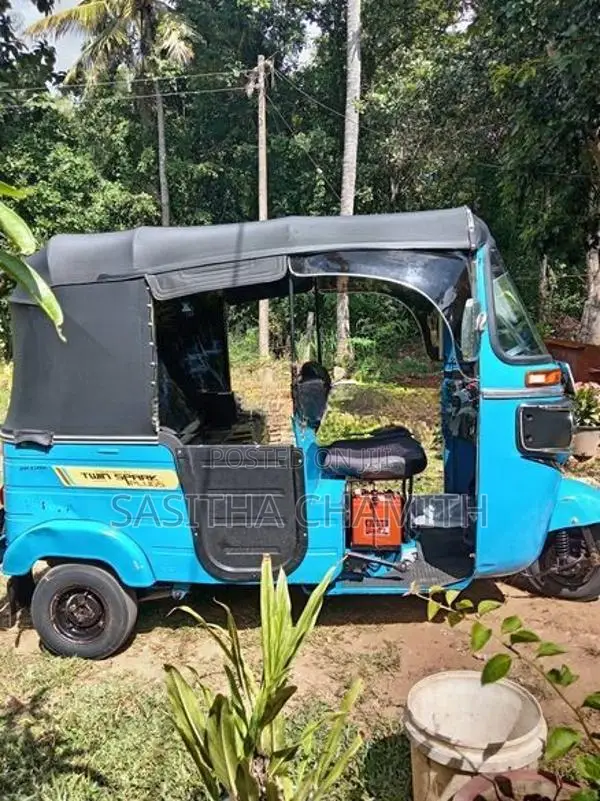 Bajaj RE 2014