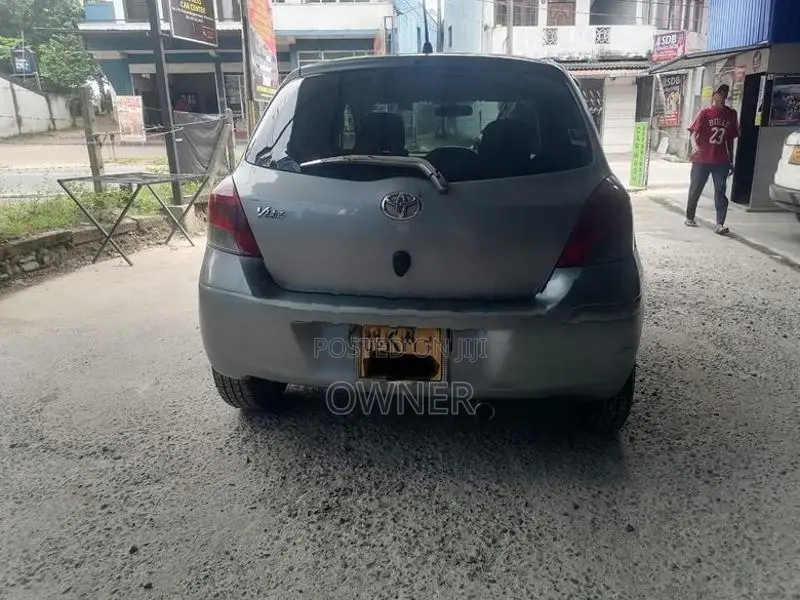 Toyota Vitz 2007