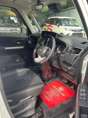 Toyota Roomy 2025