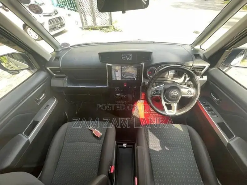 Toyota Roomy 2025