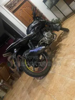Bajaj Pulsar 180 2015