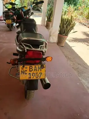 Bajaj CT100 2013