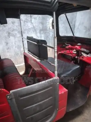 Bajaj RE 2000