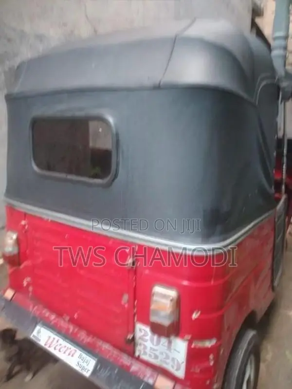 Bajaj RE 2000