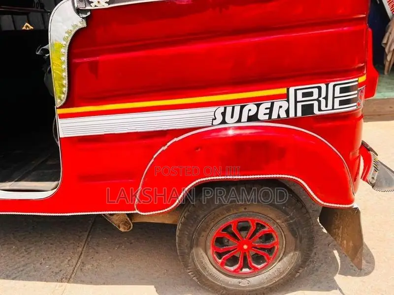 Bajaj RE 2001