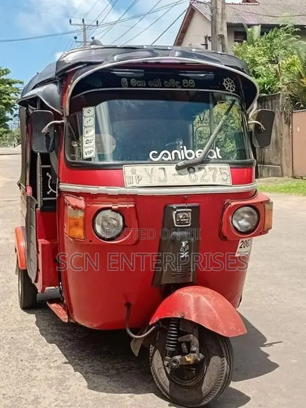 Bajaj RE 2011