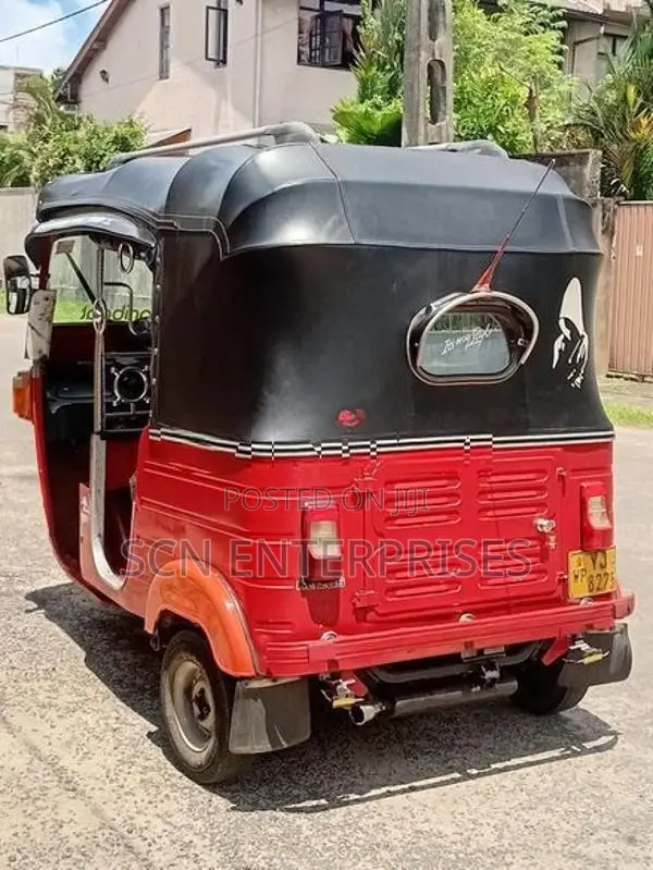 Bajaj RE 2011