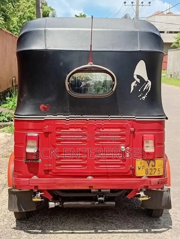 Bajaj RE 2011