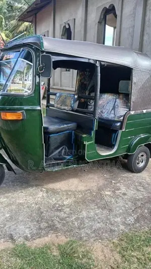 Bajaj RE 2004
