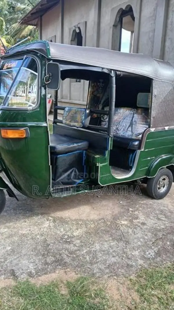 Bajaj RE 2004