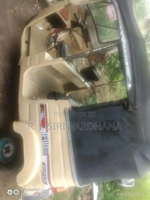 Bajaj RE 2004