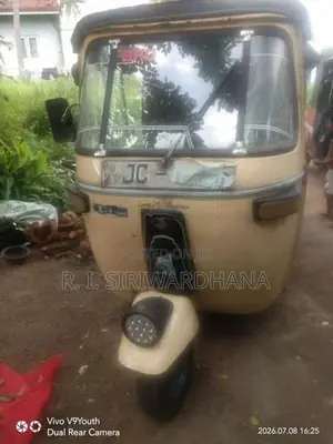 Bajaj RE 2004