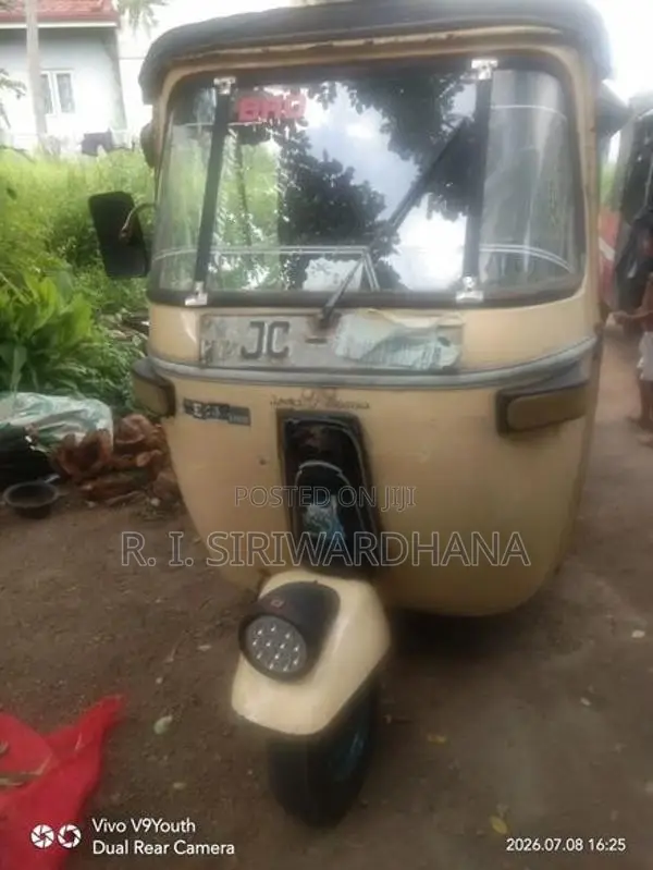 Bajaj RE 2004