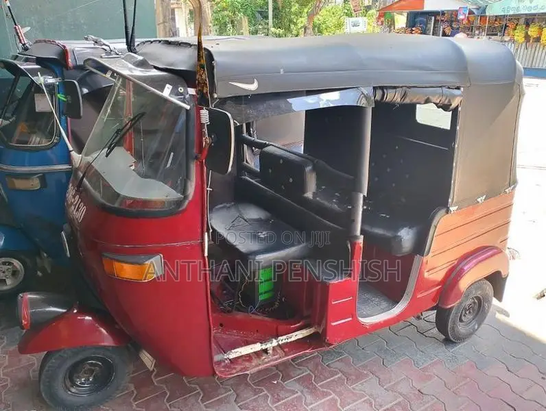 Bajaj RE 2000