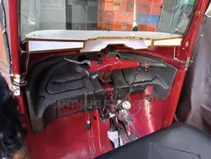Bajaj RE 2000