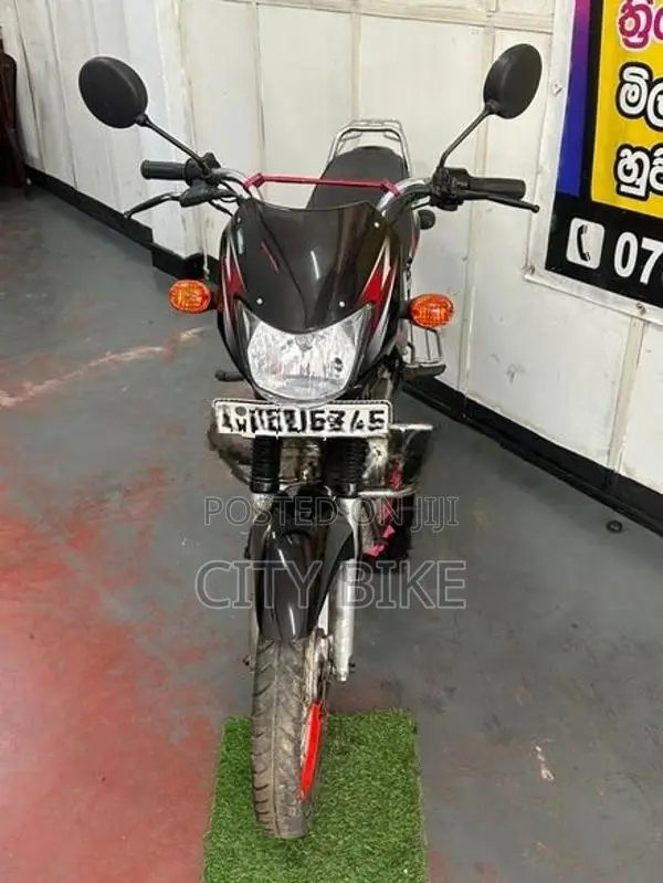 Bajaj CT100 2018