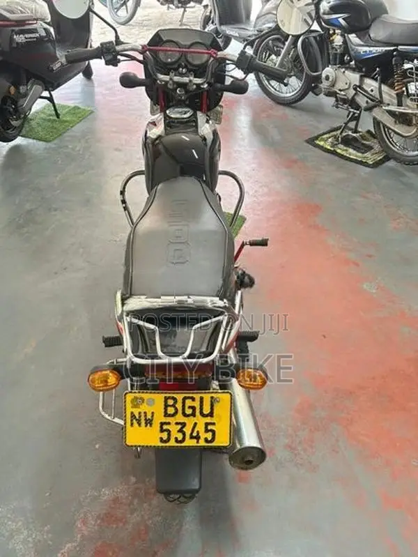 Bajaj CT100 2018